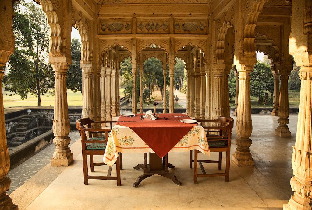 Neemrana'S - Deo Bagh Hotel กวาลิออร์ ภายนอก รูปภาพ