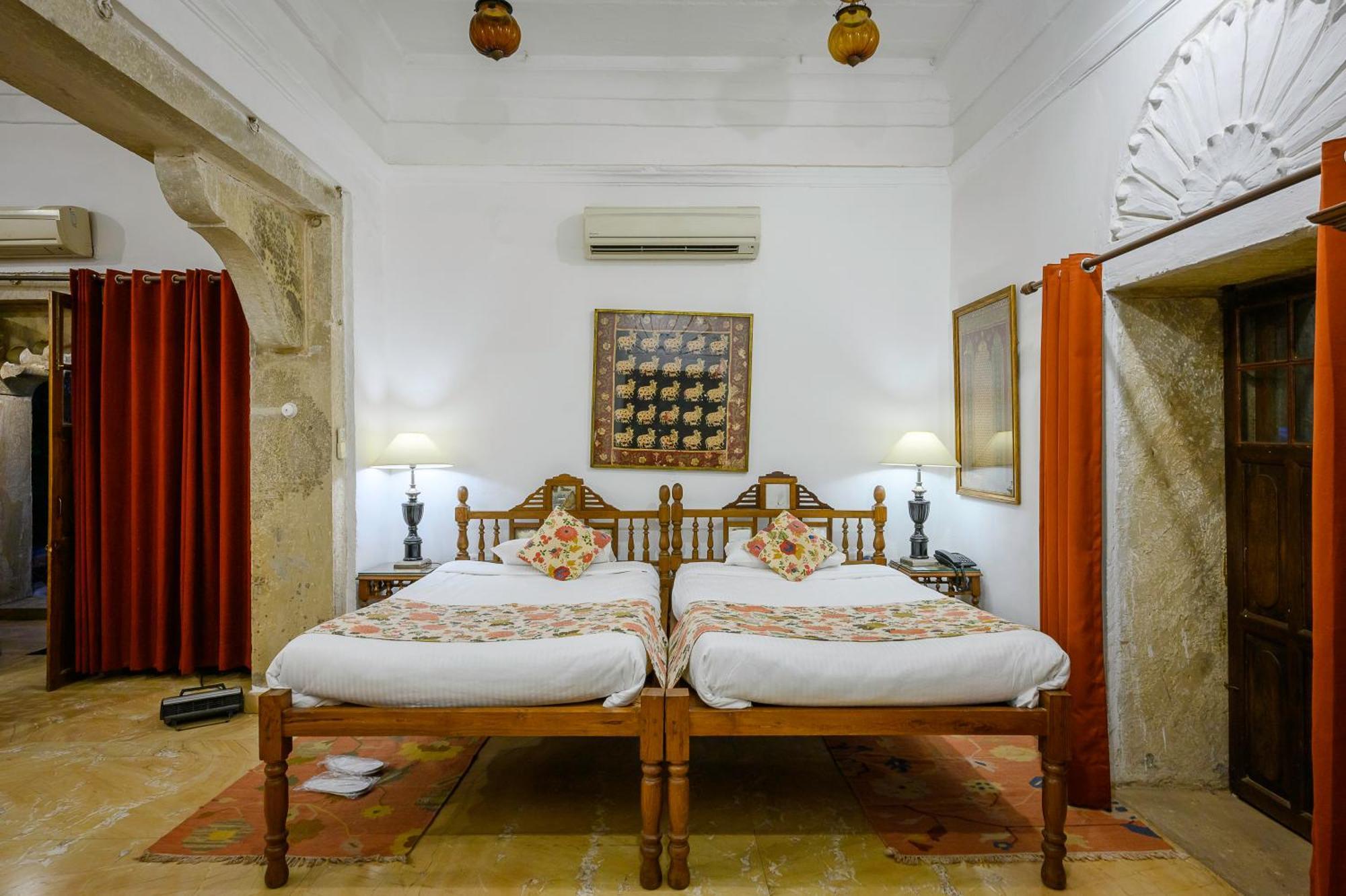 Neemrana'S - Deo Bagh Hotel กวาลิออร์ ภายนอก รูปภาพ