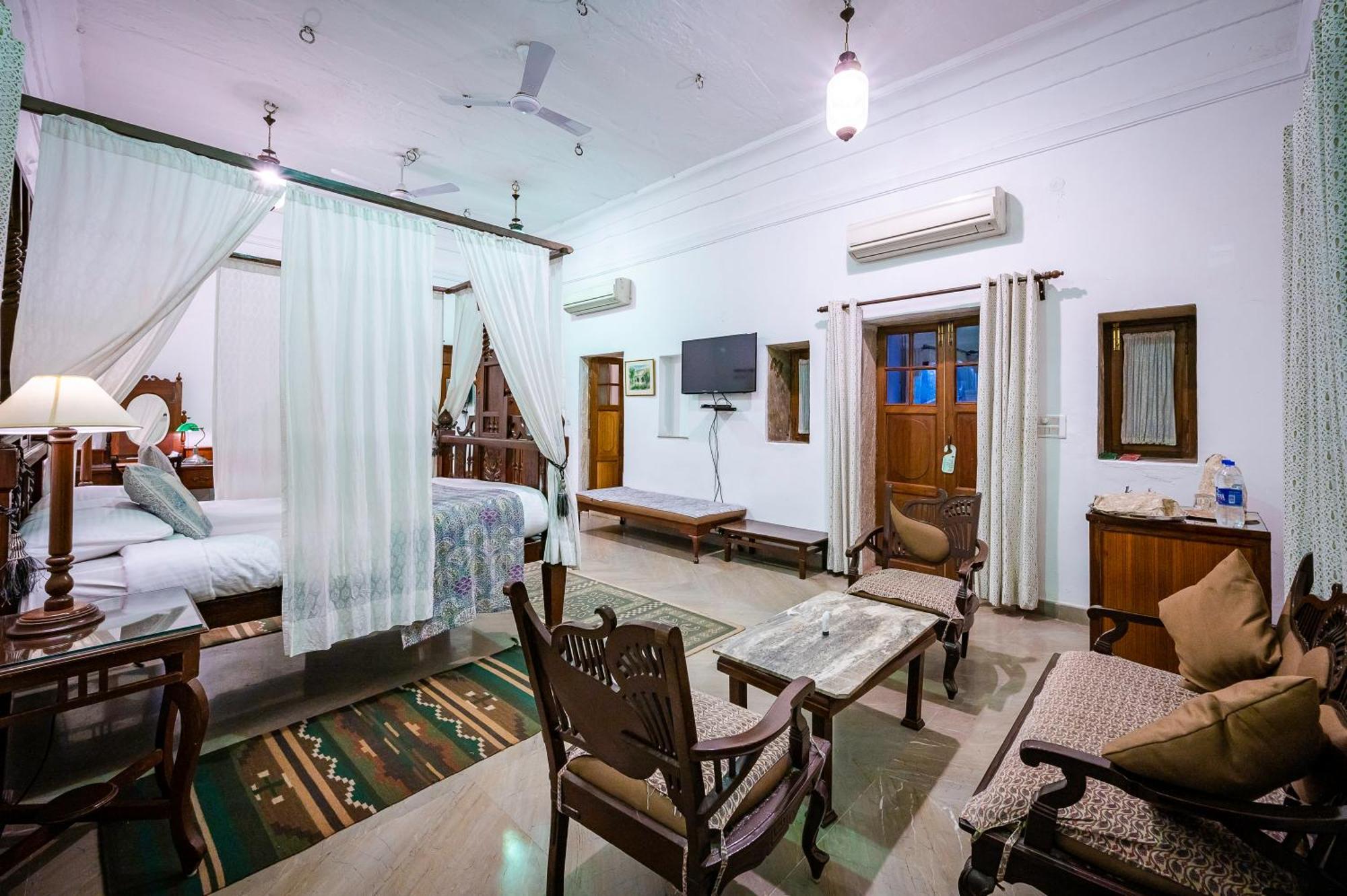Neemrana'S - Deo Bagh Hotel กวาลิออร์ ภายนอก รูปภาพ