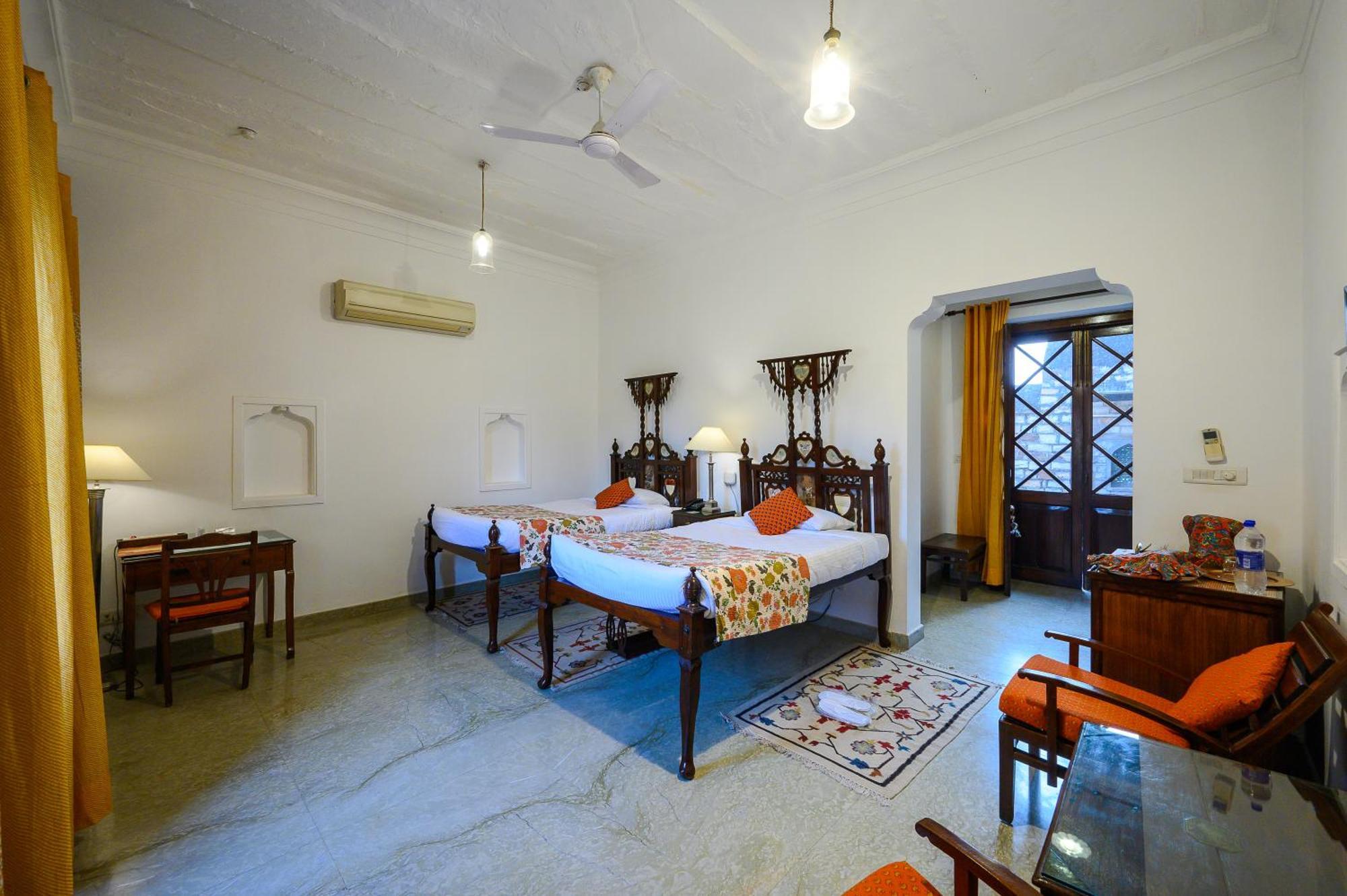 Neemrana'S - Deo Bagh Hotel กวาลิออร์ ภายนอก รูปภาพ